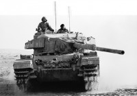 Israeli_Tank_Battles_Egyptian_Forces_in_the_Sinai_Desert_-_Flickr_-_Israel_Defense_Forces