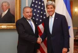 FM Liberman meets US Secretary Kerry in Washington. (Photo: Jordan Silverman/MFA)