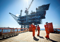 Workers on the Israeli 'Tamar' gas processing rig. (Photo: Moshe Shai/Flash90)