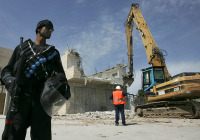 Israeli security forces demolish the home of a terrorist. (Photo: Kobi Gideon / Flash90)