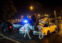 Police at the scene where an Israeli was stabbed by an Arab terrorist in Jerusalem on November 16, 2014. (Photo: Yonatan Sindel/Flash90)