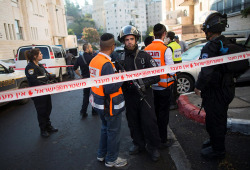 Israeli police and rescue at the scene of the terror attack in Jerusalem (Photo: Yonatan Sindel/Flash90)