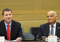Justice Salim Joubran (R), an Arab-Israeli judge in the Supreme Court, was appointed new head of the Israeli electoral committee, seen with Knesset Speaker Yuli Edelstein. (Photo: Isaac Harari/FLASH90)