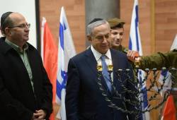 Netanyahu Lighting Menorah