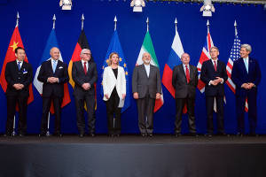 P5+1 leaders pose with Iranian Foreign Minister Javad Zarif after nuclear negotiations in Lausanne, Switzerland on April 2, 2015