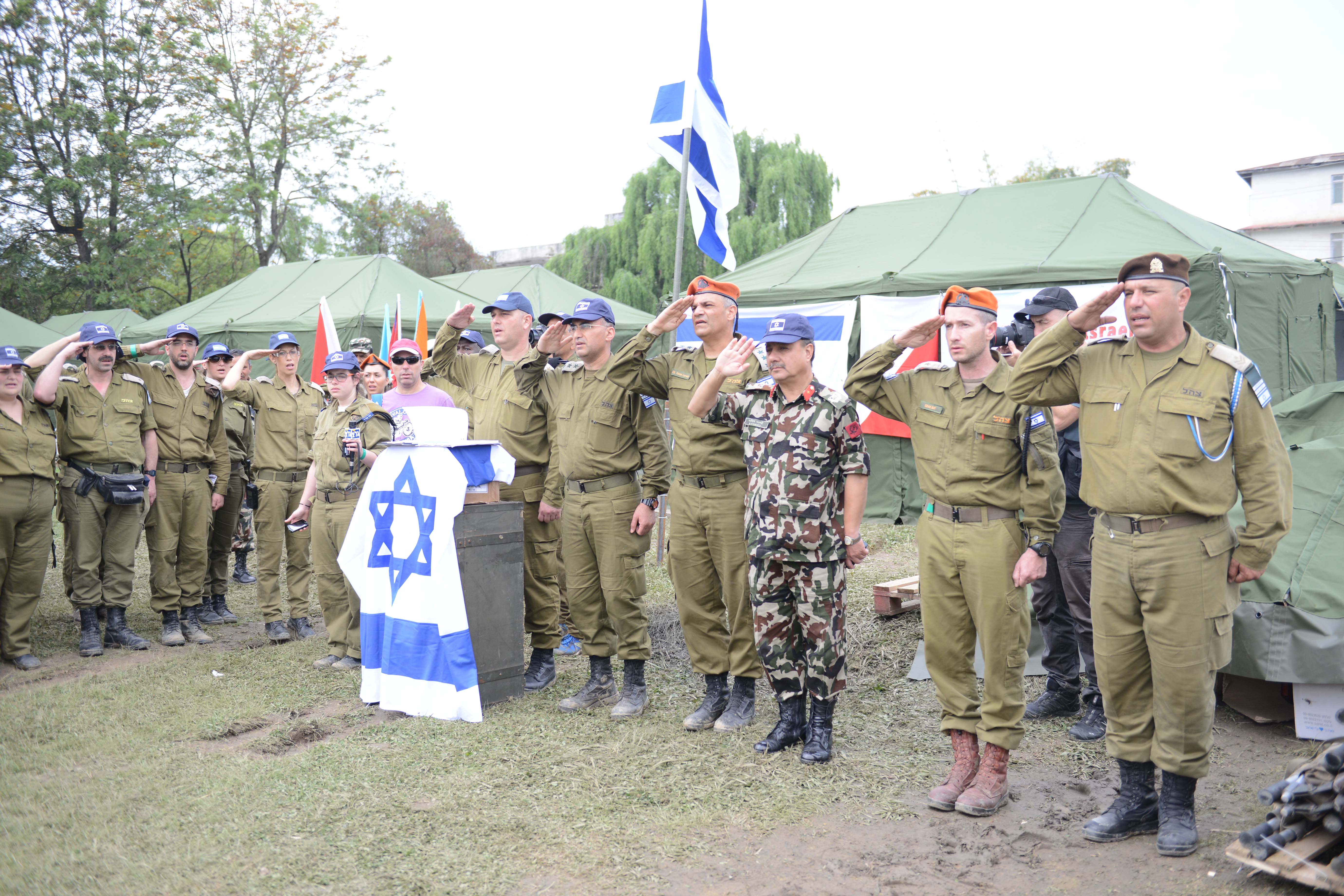 Israeli soldiers establish a field hospital together with the Nepalese army, in Nepal, following the deadly earthquake. (IDF Spokesperson)