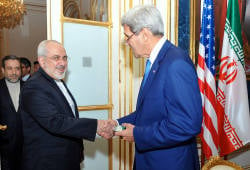 Secretary_Kerry_greets_Iranian_Foreign_Miniser_Zarif