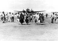 Iraqi Jews arrive in Israel