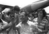 Hostages rescued from Entebbe Airport, July 1976. Photo: commons.wikimedia.org (Government Press Office)