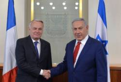 French Foreign Minister Ayrault (L) and PM Netanyahu in Jerusalem Sunday morning. (GPO)