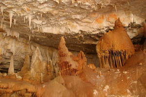 Dentro de una cueva de estalactitas.  (Foto: Flash90)