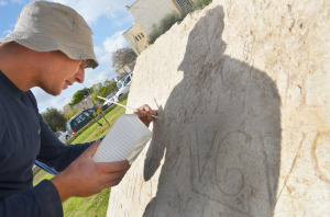 Preserving the unique find. (Photo: Yoli Shwarz/IAA)