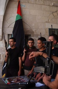 Los miembros de la Brigada Al-Aqsa Martyrs '.  (Wagdi Ashtiyeh / Flash90)