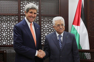 Secretary of State Kerry (L) with PA lhead Abbas in Ramallah on July 23, 2014. (Photo: Issam Rimawi/Flash90)