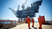 Workers on the Israeli 'Tamar' gas rig