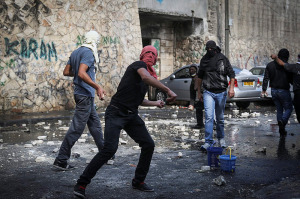 Arabs clash with police in east Jerusalem following shooting of Rabbi Glick. (Photo: Hadas Parush/Flash90)