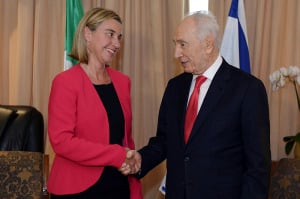 President Shimon Peres meets with Italy Foreign minister Federica Mogherini in Rome on June 9, 2014. (Photo: Haim Zach/Flash90)