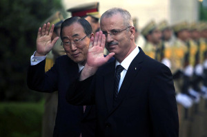 UN Secretary General Ban Ki-Moon (L) and Palestinian Prime Minister Rami Hamdallah in Ramallah in July (Photo: Issam Rimawi/Flash90