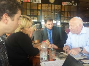 Anett meets with politicians and advisers before launching campaign.