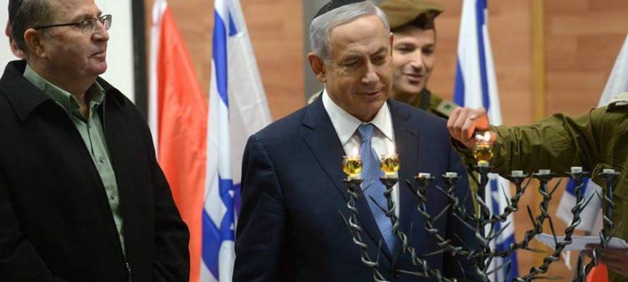 Netanyahu Lighting Menorah