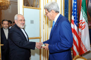 US SecretaryKerry (R) and Iranian FM Zarif meet for negotiatiions. (Photo: Wikipedia)
