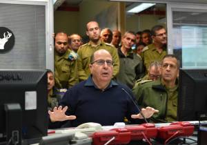 Defense Minister Ya'alon during the Friday briefing. (Photo: Ariel Hermony/MOD)