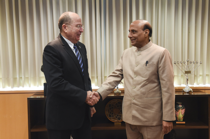 Israeli Defense Minister Moshe Ya'alon meets with Indian Minister of Home Affairs Shri Rajnath Singh, in Tel Aviv on November 07, 2014. (Photo: Alon Basson / Ministry of Defense/ FLASH90)