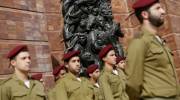 Israeli soldiers stand at attention