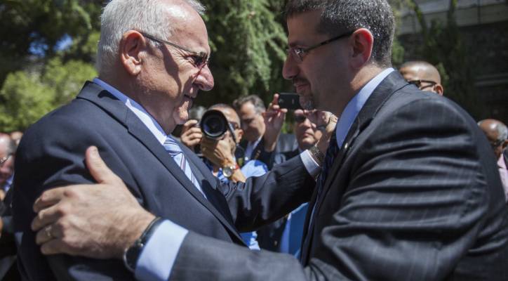 Israeli President Reuven Rivlin (L) and US Ambassador to Israel Dan Shapiro (R).