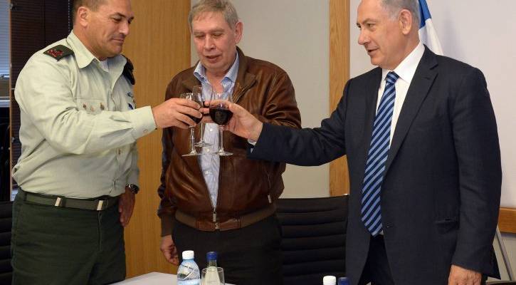 Israeli prime minister Benjamin Netanyahu (R) seen with Tamir Pardo (C), director of the Mossad, and Military Secretary Eyal Zamir