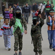Palestinian children guns