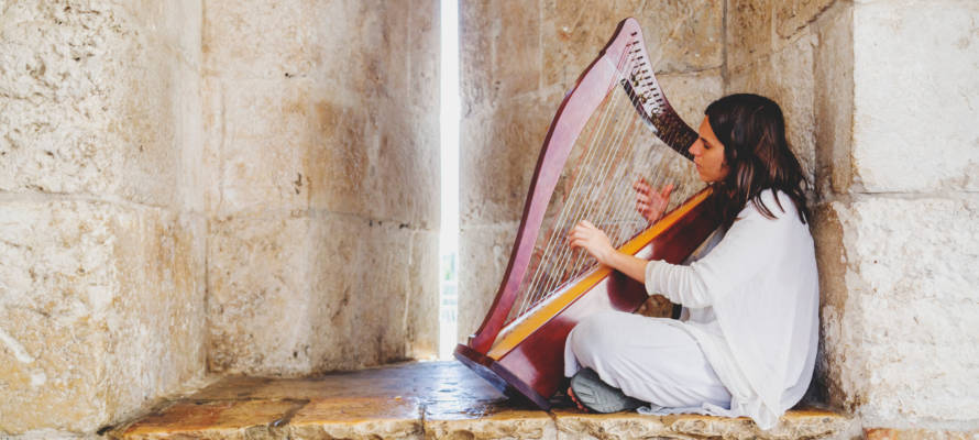 street musician jerusalem old city