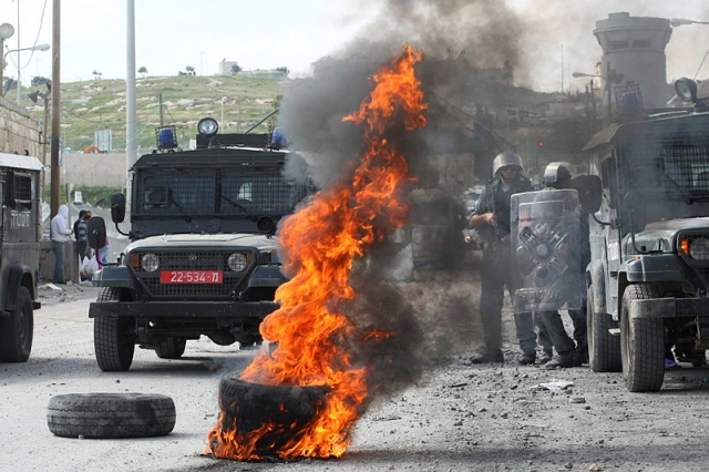 IDF forces under attack jeep