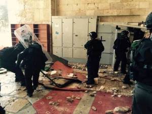Consecuencias de los disturbios de Palestina en su mezquita.  (Portavoz de la policía)