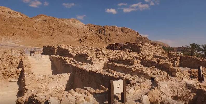 Flying Over the Qumran Caves