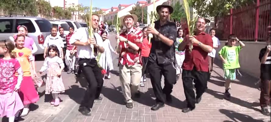 Shakin' the Lulav Song - Twist and Shout Parody