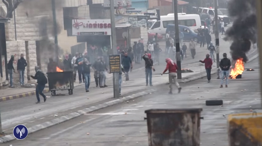 IDF Stop a Violent Riot Outside Rachel's Tomb in Bethlehem