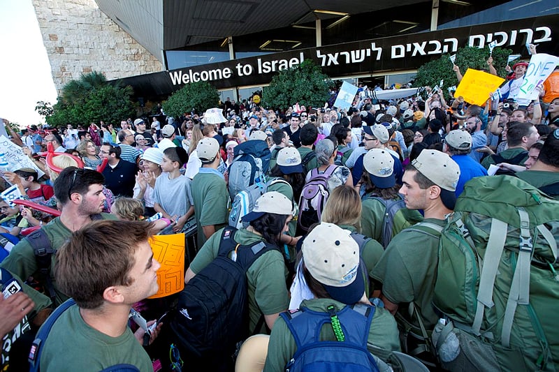 Arriving to Ben Gurion Airport.  (Moshe Shai/Flash90)