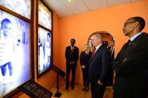 Israeli PM Benjamin Netanyahu and his wife Sara visit the remembrance site for the victims of the Rwanda Genocide in 1994 in Kigali on Wednesday. (Kobi Gideon/GPO)