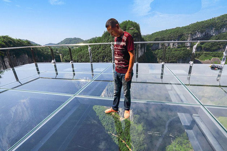 china glass bridge