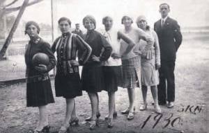 Czechoslovakian-Jewish-girls’-soccer-team-and-their-coach