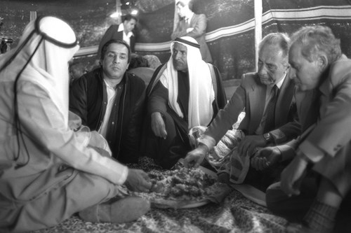  P.M. SHIMON PERES WITH SHEIKH ABU-RABIA DURING THE TRADITIONAL 