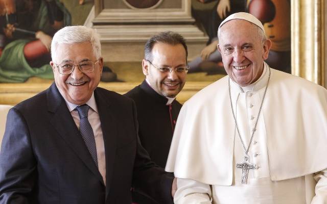 Pope Francis and PA head Mahmoud Abbas