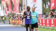 jerusaelem-marathon-winner-shadrack-kipkogey-with-mayor-barkat