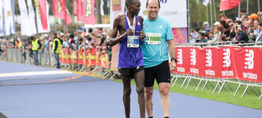 jerusaelem-marathon-winner-shadrack-kipkogey-with-mayor-barkat