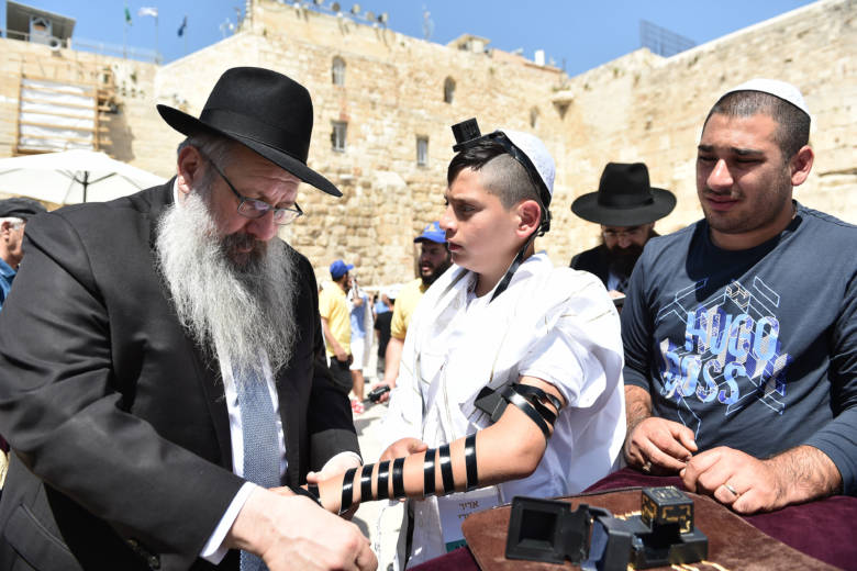 115 Orphans Celebrate their Bar Mitzvah in Jerusalem | United with Israel