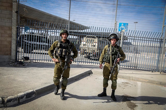 Qalandiya crossing