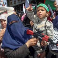 Hamas Gaza child gun