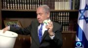 Netanyahu throws Hamas document in the trashbin