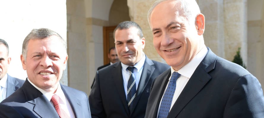 Israeli Prime Minister Benjamin Netanyahu meets with Jordan's King Abdullah II (Kobi Gideon/GPO/FLASH90)